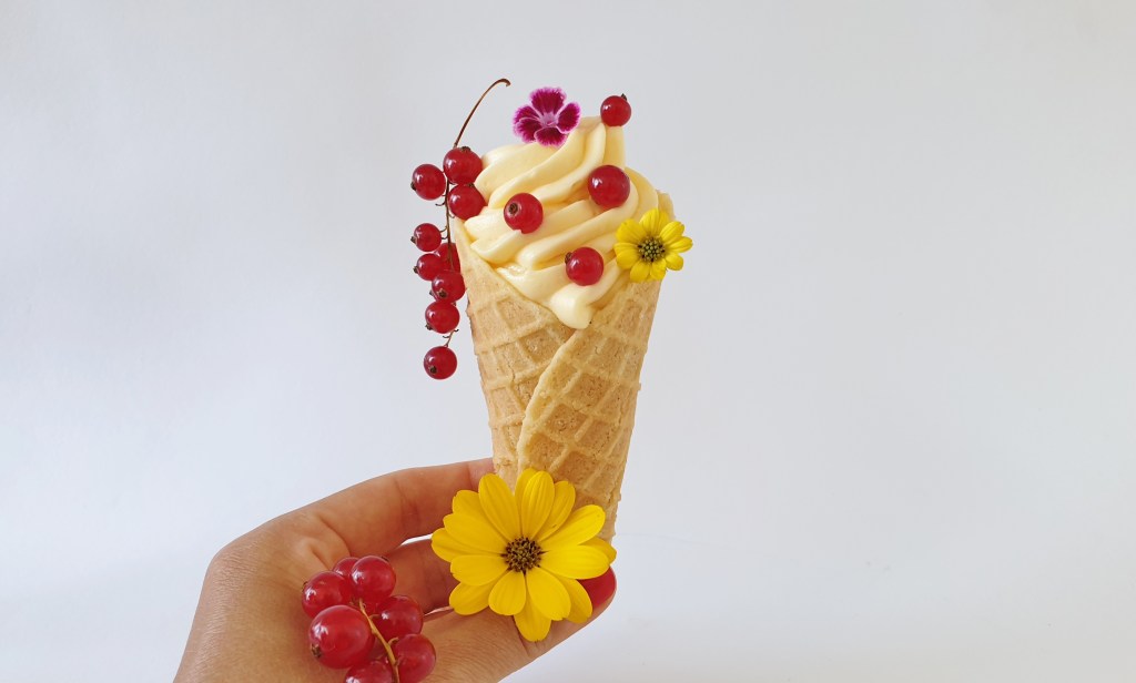 ijsje in de vorm van een gebakje